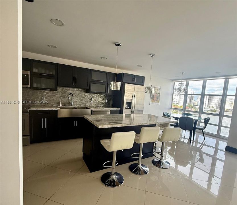 For Rent: $3,400 (2 beds, 2 baths, 1270 Square Feet)