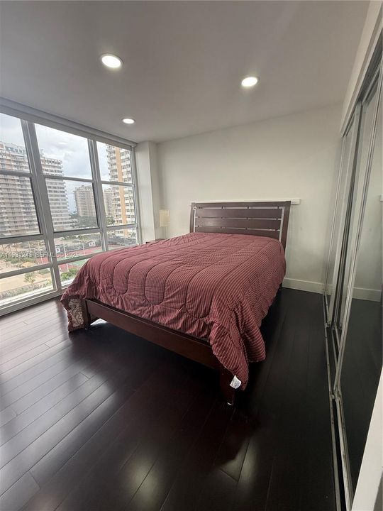 For Rent: $3,400 (2 beds, 2 baths, 1270 Square Feet)