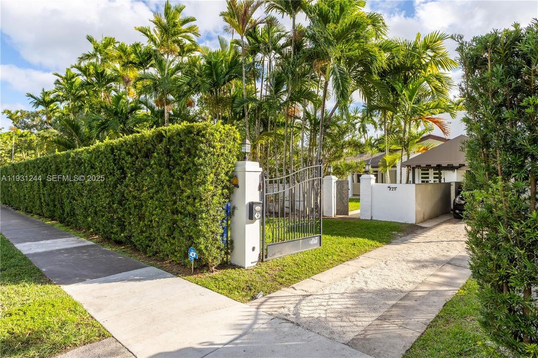 For Sale: $2,485,000 (2 beds, 3 baths, 2693 Square Feet)