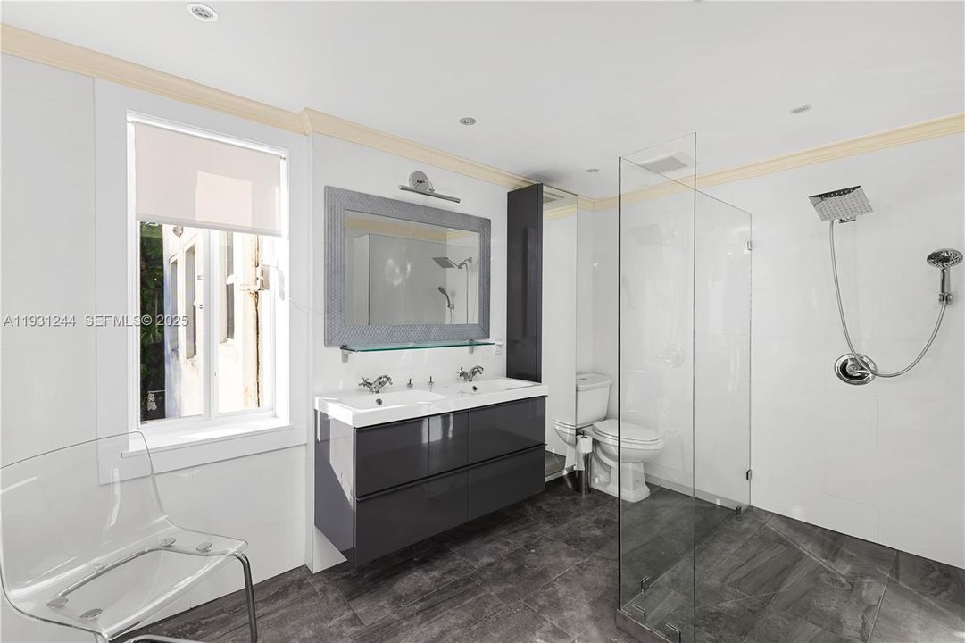 For Sale: $2,485,000 (2 beds, 3 baths, 2693 Square Feet)