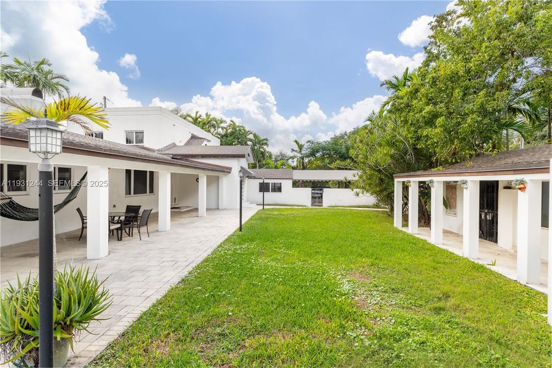 For Sale: $2,485,000 (2 beds, 3 baths, 2693 Square Feet)