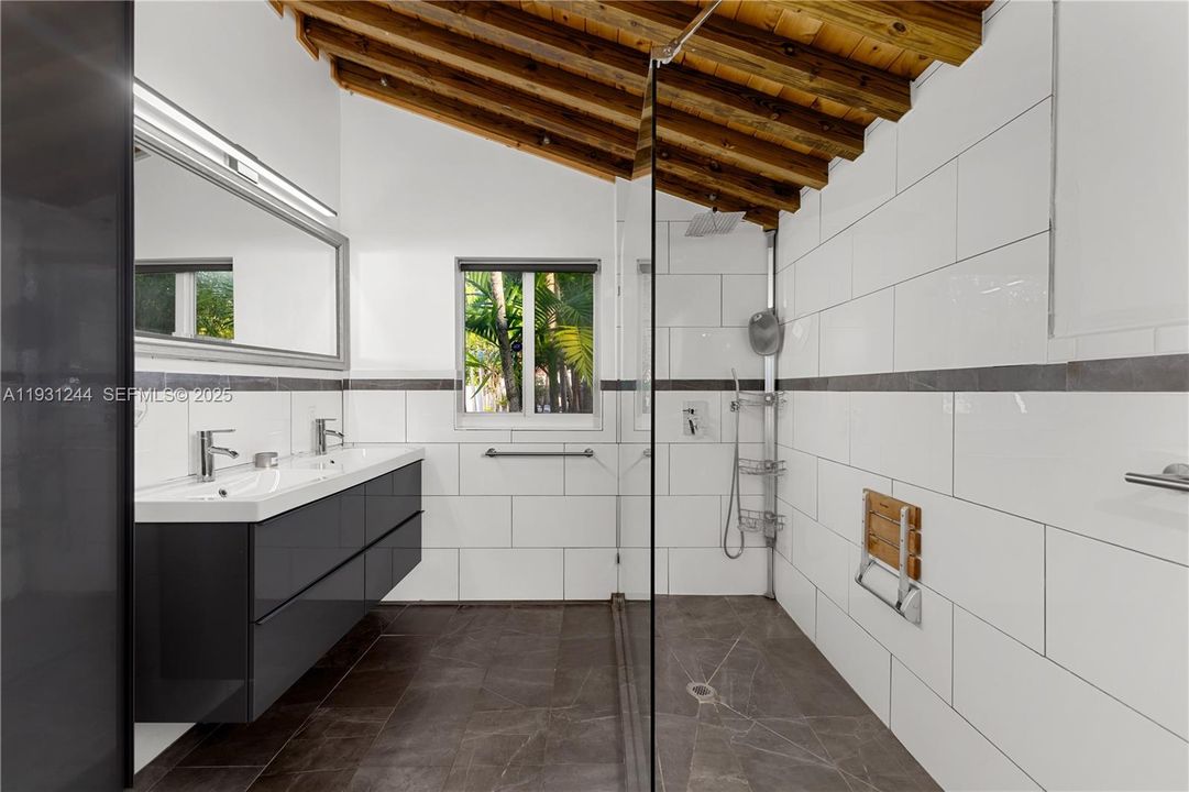 For Sale: $2,485,000 (2 beds, 3 baths, 2693 Square Feet)