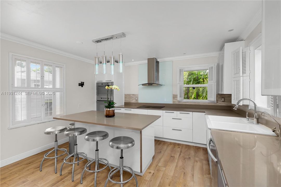 For Sale: $2,485,000 (2 beds, 3 baths, 2693 Square Feet)