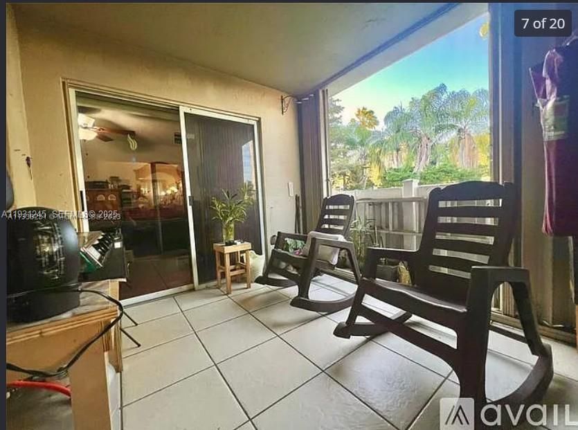 For Sale: $290,000 (2 beds, 2 baths, 1163 Square Feet)