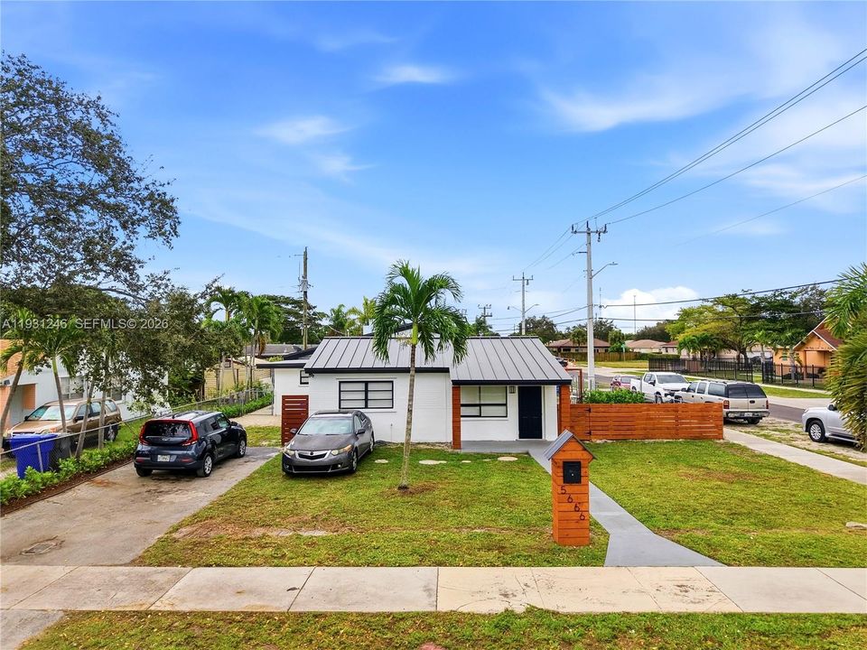 For Sale: $800,000 (0 beds, 0 baths, 2098 Square Feet)