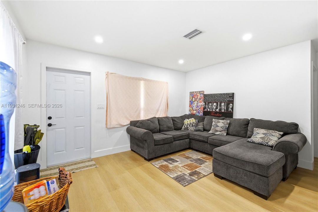 For Sale: $800,000 (0 beds, 0 baths, 2098 Square Feet)