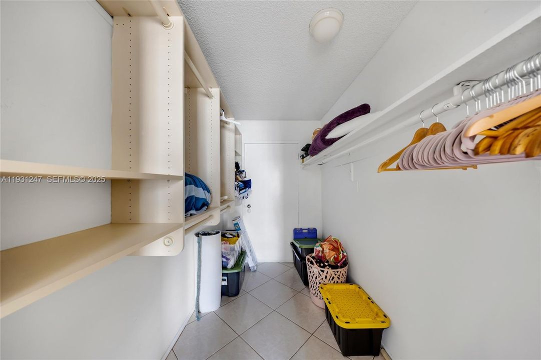 En Renta: $2,350 (2 camas, 1 baños, 1565 Pies cuadrados)