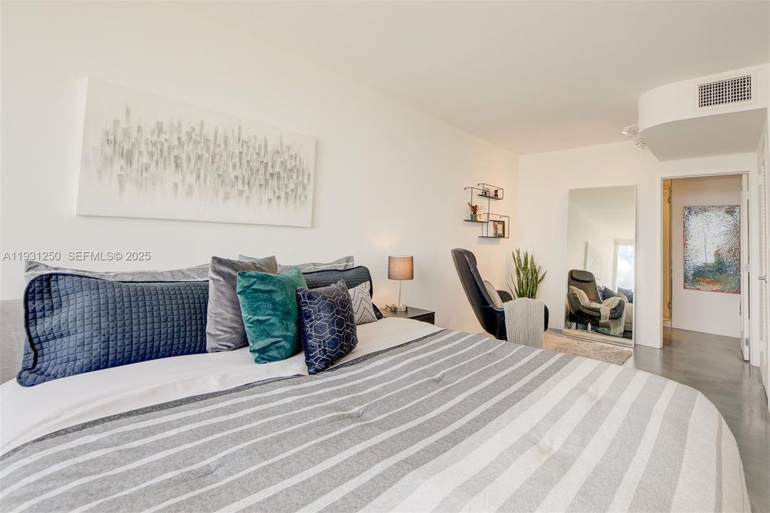 В аренду: $4,000 (1 спален, 1 ванн, 962 Квадратных фут)