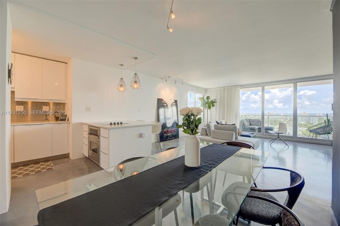 В аренду: $4,000 (1 спален, 1 ванн, 962 Квадратных фут)