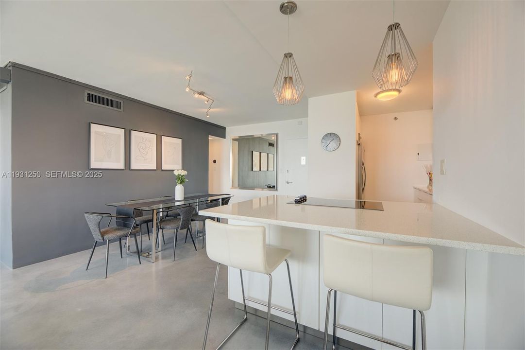 В аренду: $4,000 (1 спален, 1 ванн, 962 Квадратных фут)