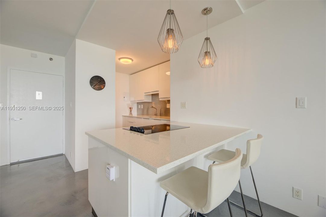 В аренду: $4,000 (1 спален, 1 ванн, 962 Квадратных фут)