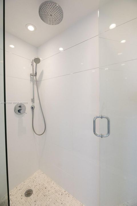 В аренду: $4,000 (1 спален, 1 ванн, 962 Квадратных фут)