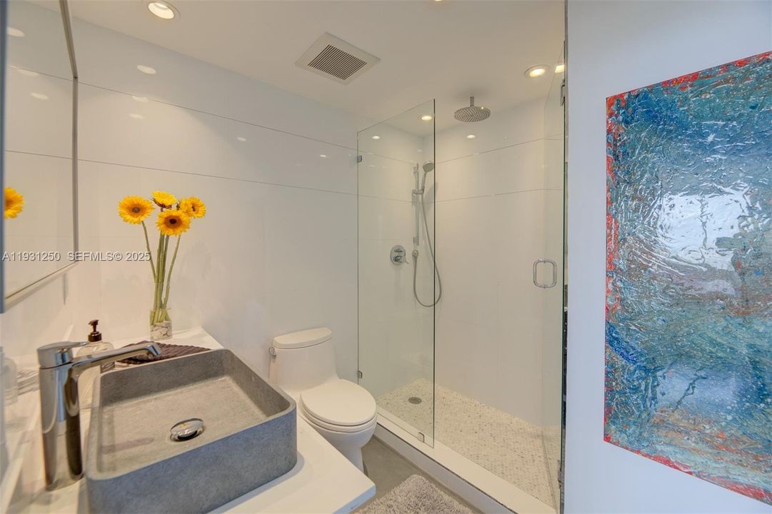 В аренду: $4,000 (1 спален, 1 ванн, 962 Квадратных фут)