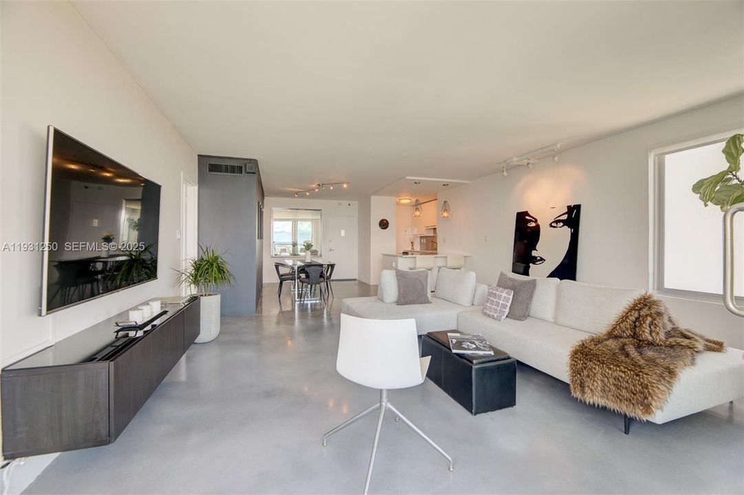 В аренду: $4,000 (1 спален, 1 ванн, 962 Квадратных фут)