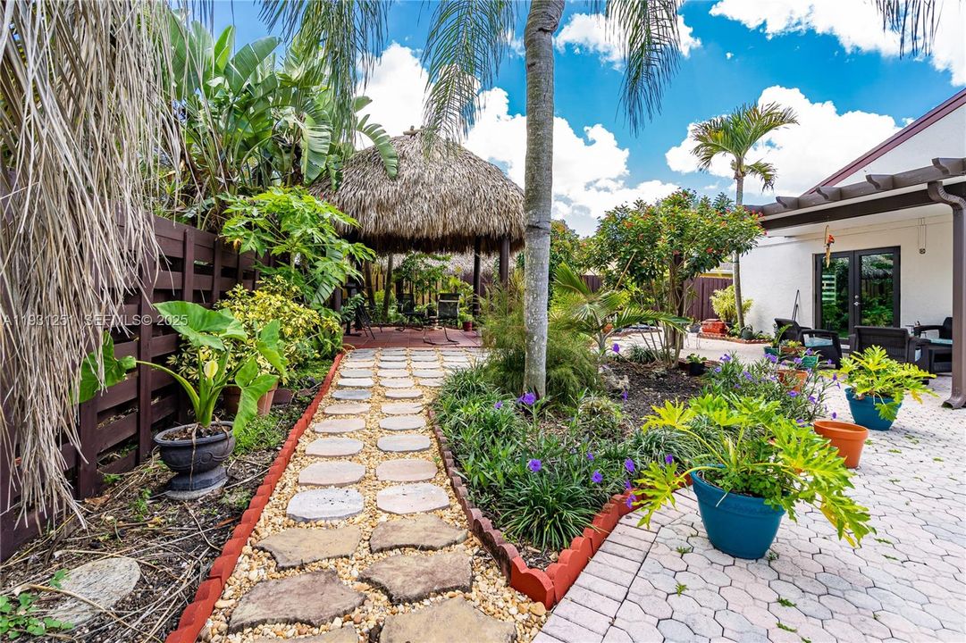 待售: $710,000 (3 贝兹, 2 浴室, 1457 平方英尺)