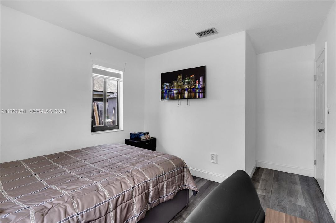 待售: $710,000 (3 贝兹, 2 浴室, 1457 平方英尺)