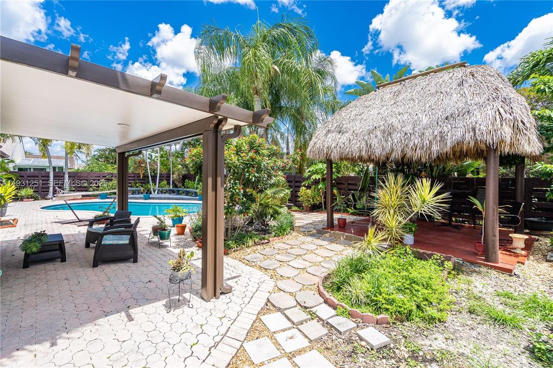 待售: $710,000 (3 贝兹, 2 浴室, 1457 平方英尺)