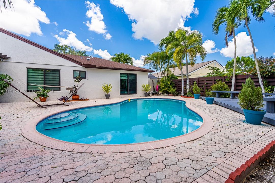 待售: $710,000 (3 贝兹, 2 浴室, 1457 平方英尺)