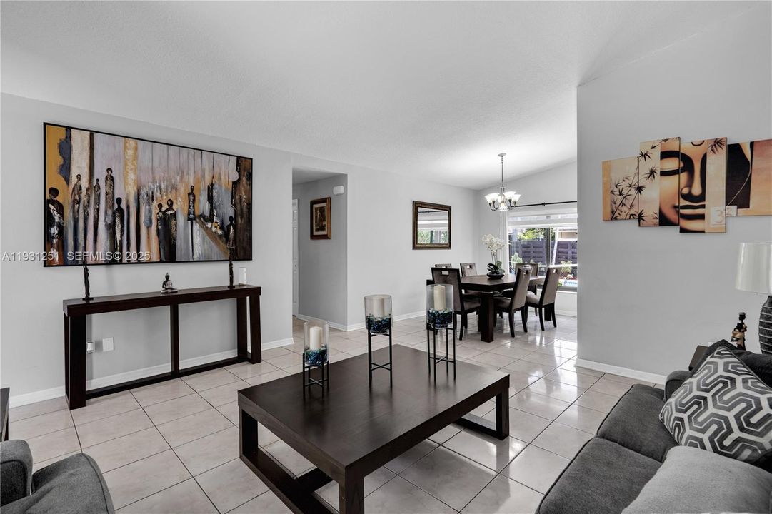 待售: $710,000 (3 贝兹, 2 浴室, 1457 平方英尺)