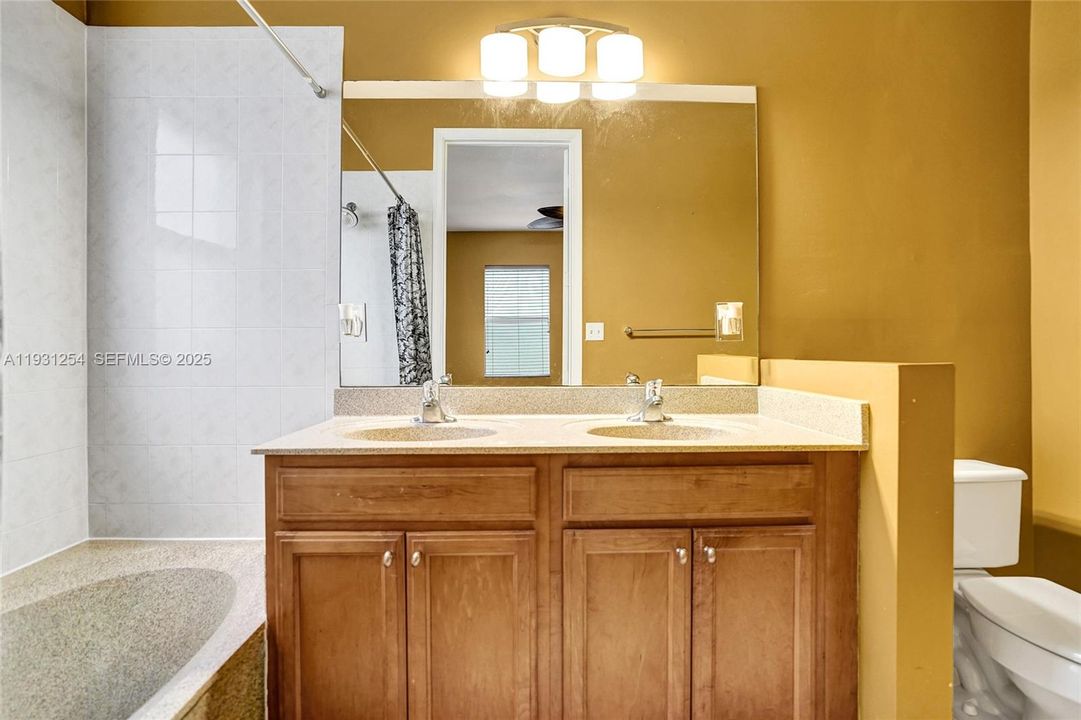 For Rent: $2,400 (3 beds, 2 baths, 1275 Square Feet)