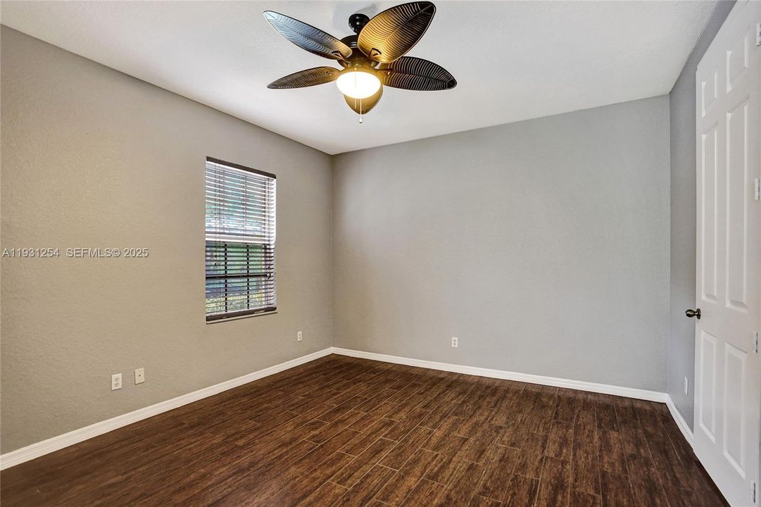 For Rent: $2,400 (3 beds, 2 baths, 1275 Square Feet)