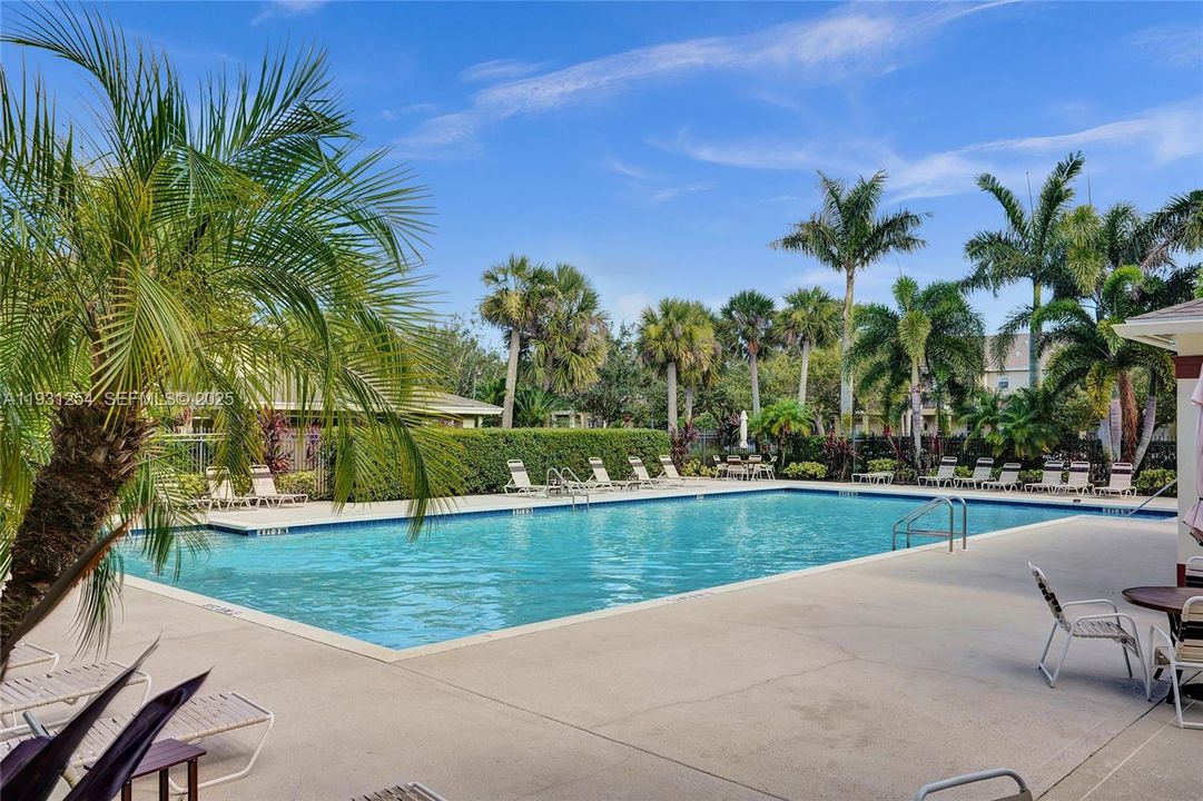 For Rent: $2,400 (3 beds, 2 baths, 1275 Square Feet)