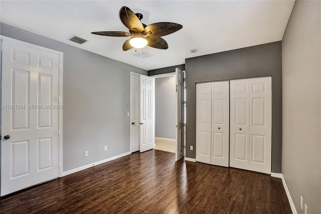 For Rent: $2,400 (3 beds, 2 baths, 1275 Square Feet)