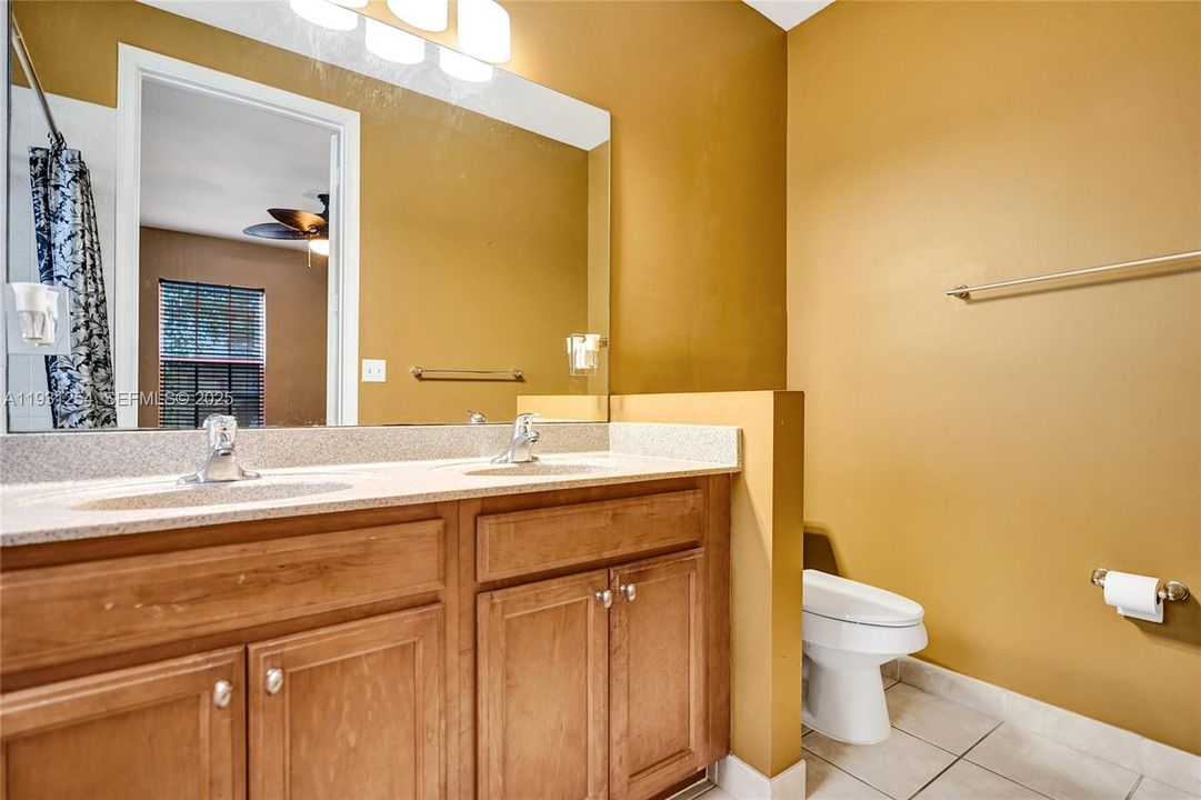 For Rent: $2,400 (3 beds, 2 baths, 1275 Square Feet)