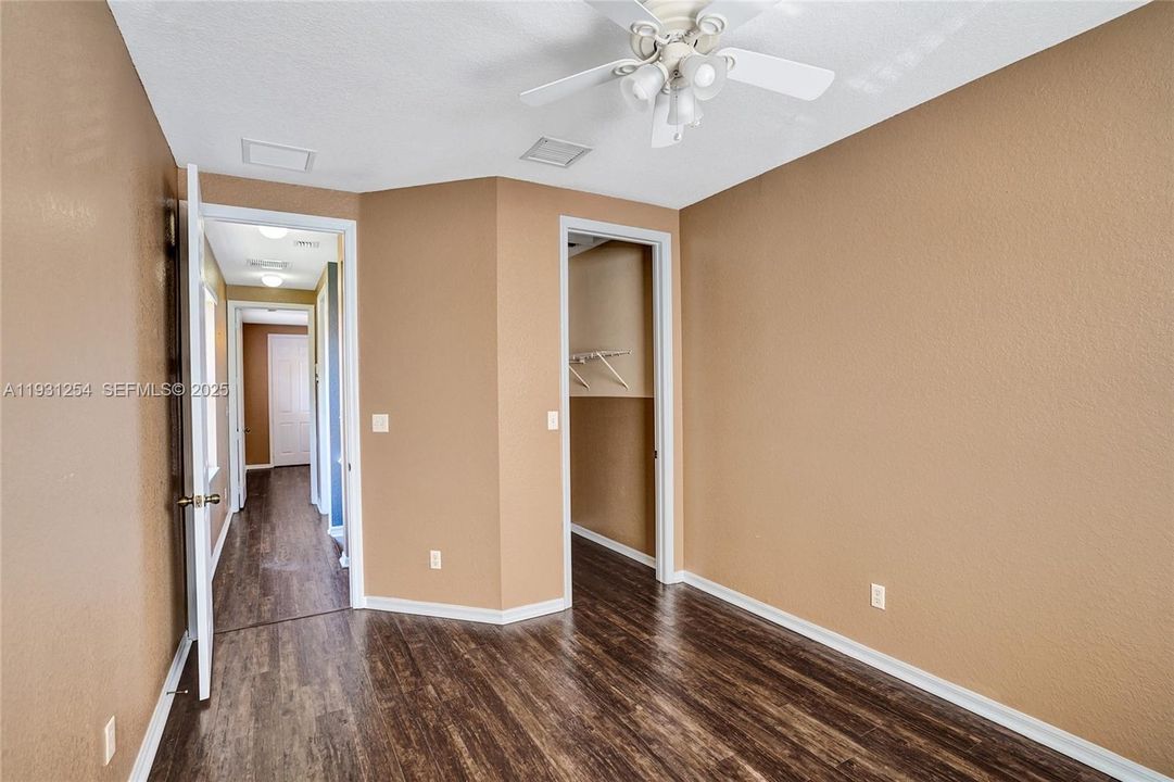 For Rent: $2,400 (3 beds, 2 baths, 1275 Square Feet)