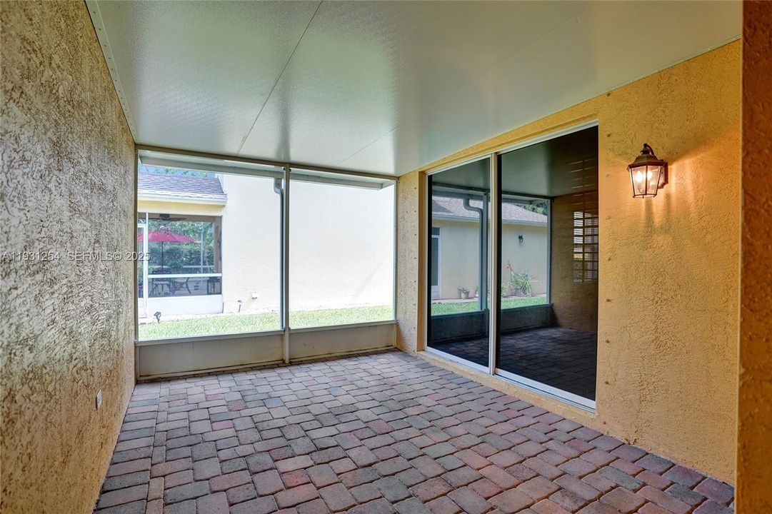 For Rent: $2,400 (3 beds, 2 baths, 1275 Square Feet)