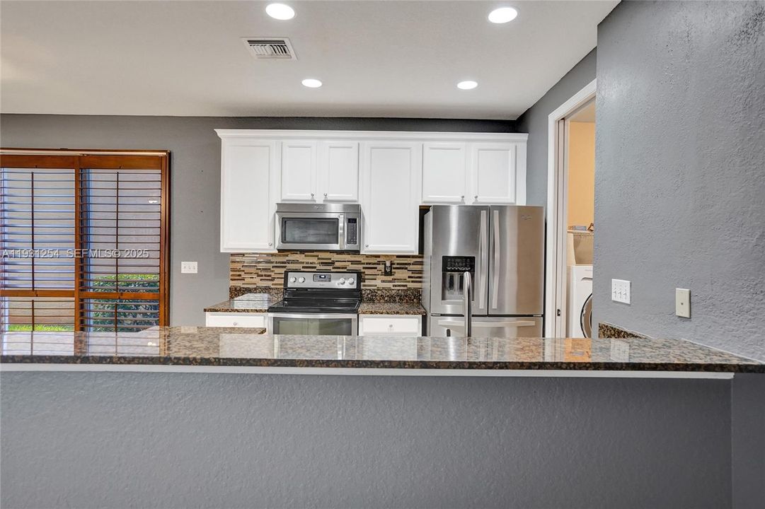 For Rent: $2,400 (3 beds, 2 baths, 1275 Square Feet)