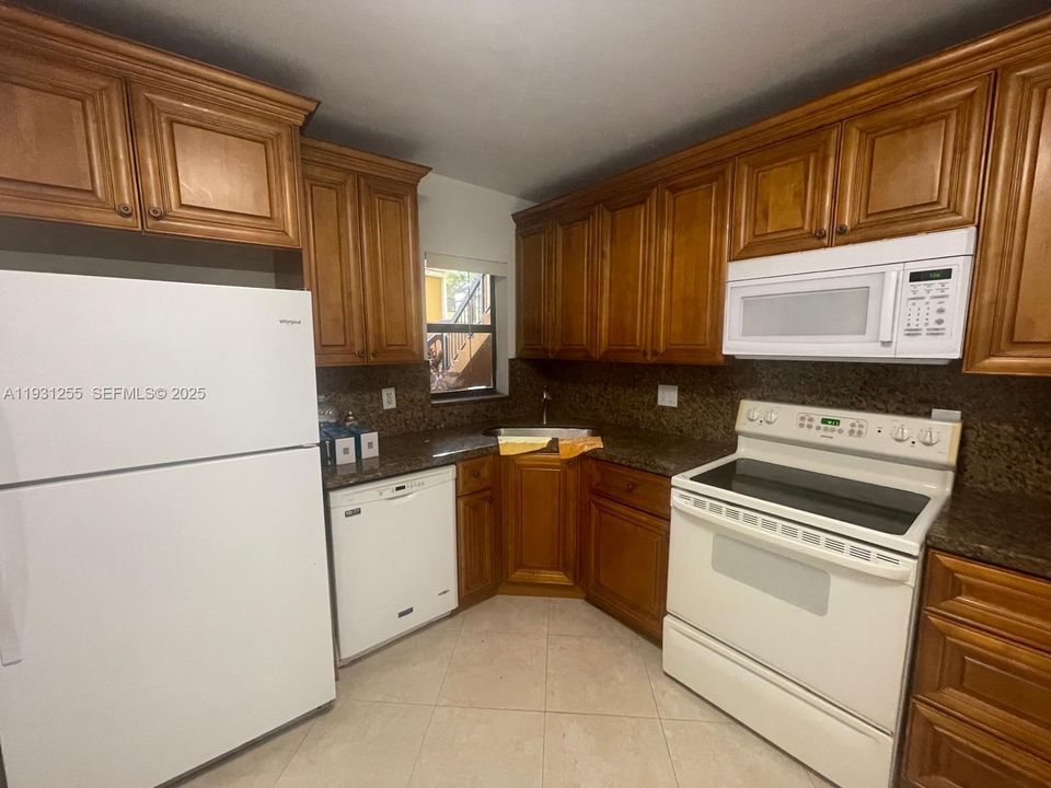 В аренду: $2,550 (3 спален, 2 ванн, 1222 Квадратных фут)