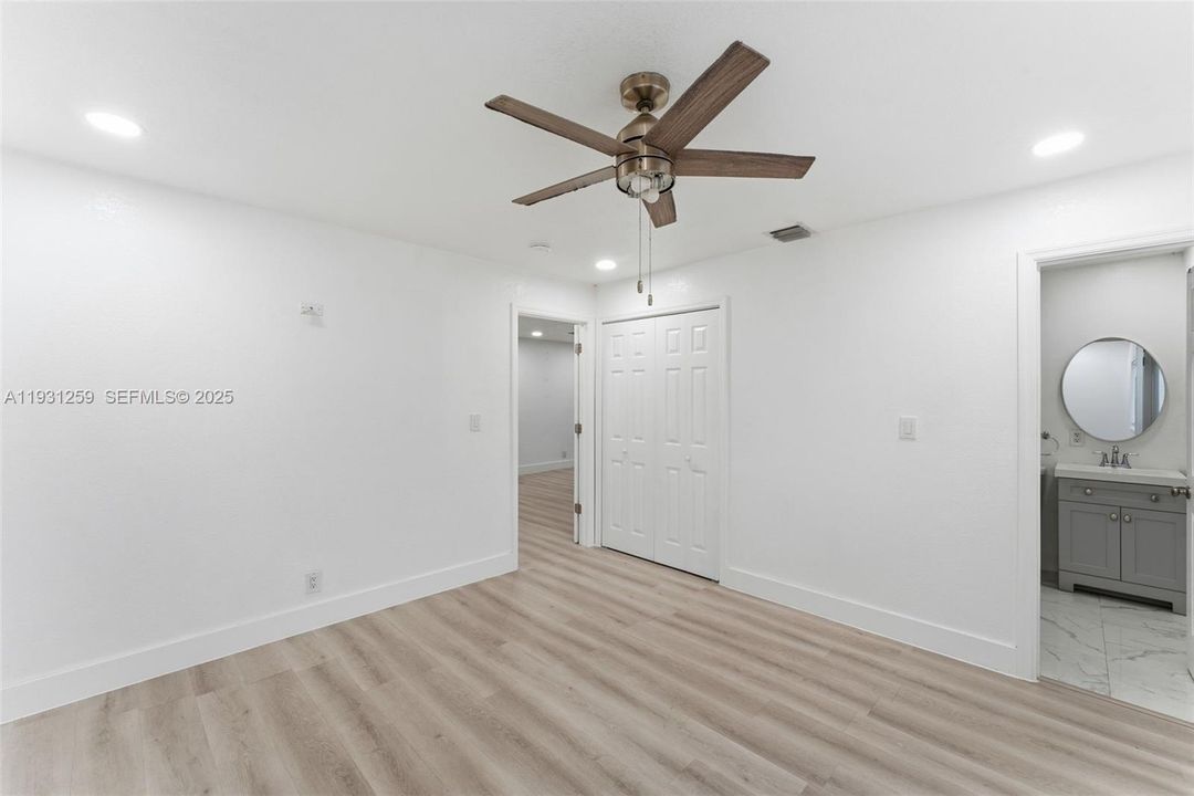 For Sale: $440,000 (3 beds, 2 baths, 1404 Square Feet)