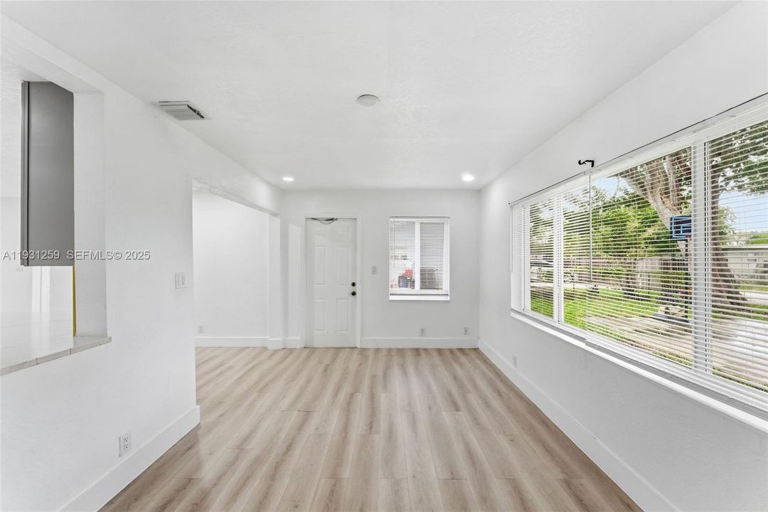 For Sale: $440,000 (3 beds, 2 baths, 1404 Square Feet)