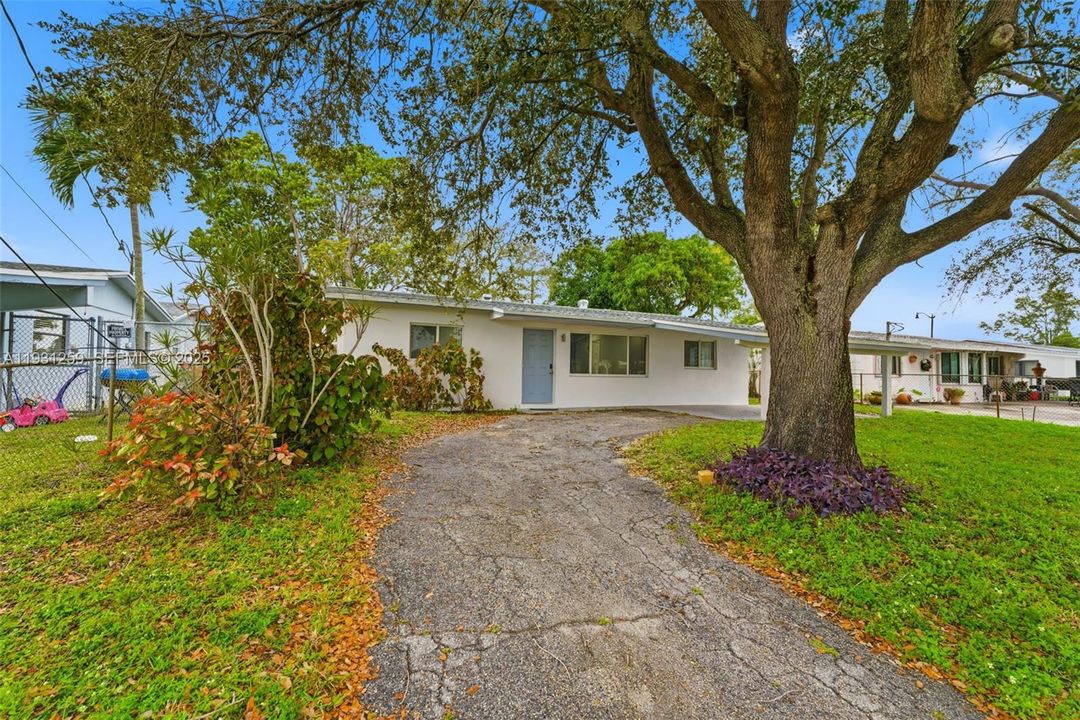 For Sale: $440,000 (3 beds, 2 baths, 1404 Square Feet)