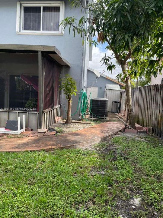 На продажу: $750,000 (4 спален, 2 ванн, 2011 Квадратных фут)