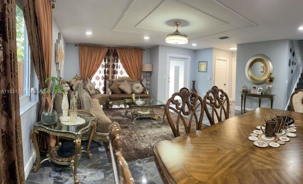 На продажу: $750,000 (4 спален, 2 ванн, 2011 Квадратных фут)