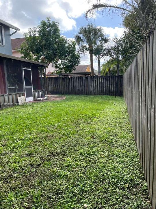 На продажу: $750,000 (4 спален, 2 ванн, 2011 Квадратных фут)