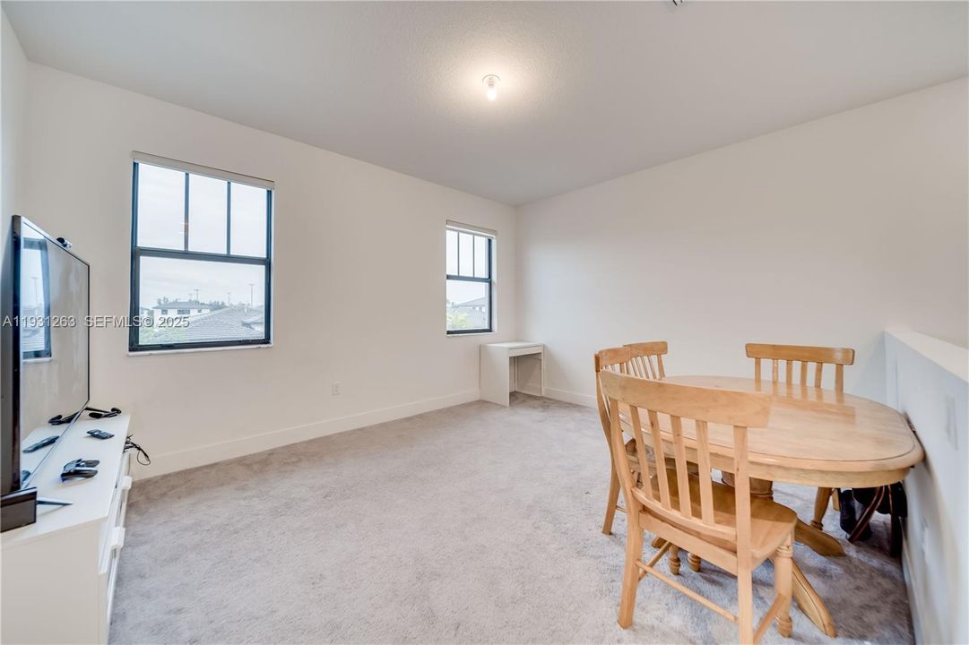 В аренду: $6,250 (4 спален, 3 ванн, 3631 Квадратных фут)