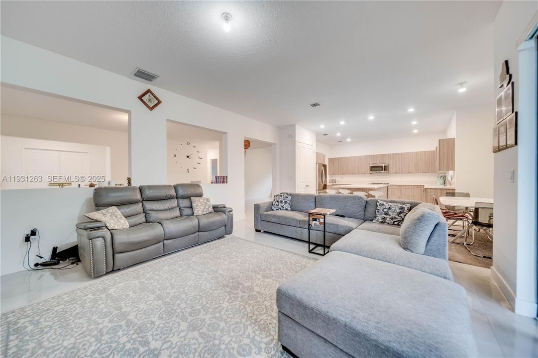 В аренду: $6,250 (4 спален, 3 ванн, 3631 Квадратных фут)