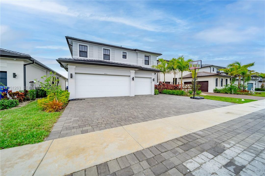 В аренду: $6,250 (4 спален, 3 ванн, 3631 Квадратных фут)