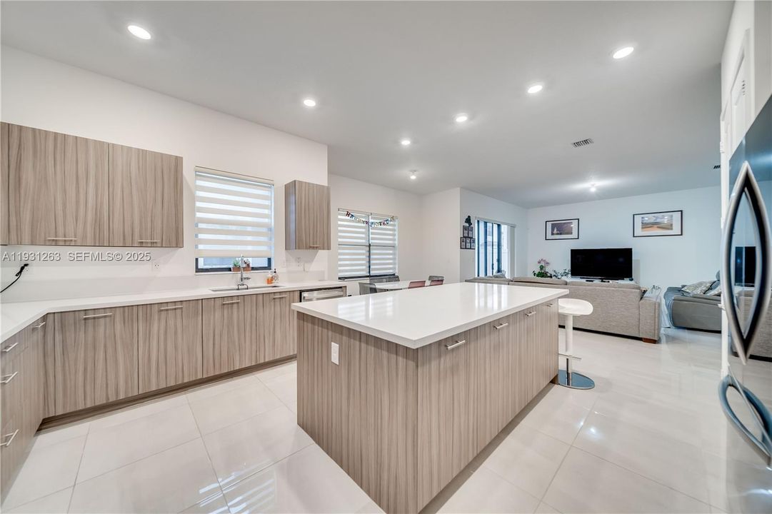 В аренду: $6,250 (4 спален, 3 ванн, 3631 Квадратных фут)