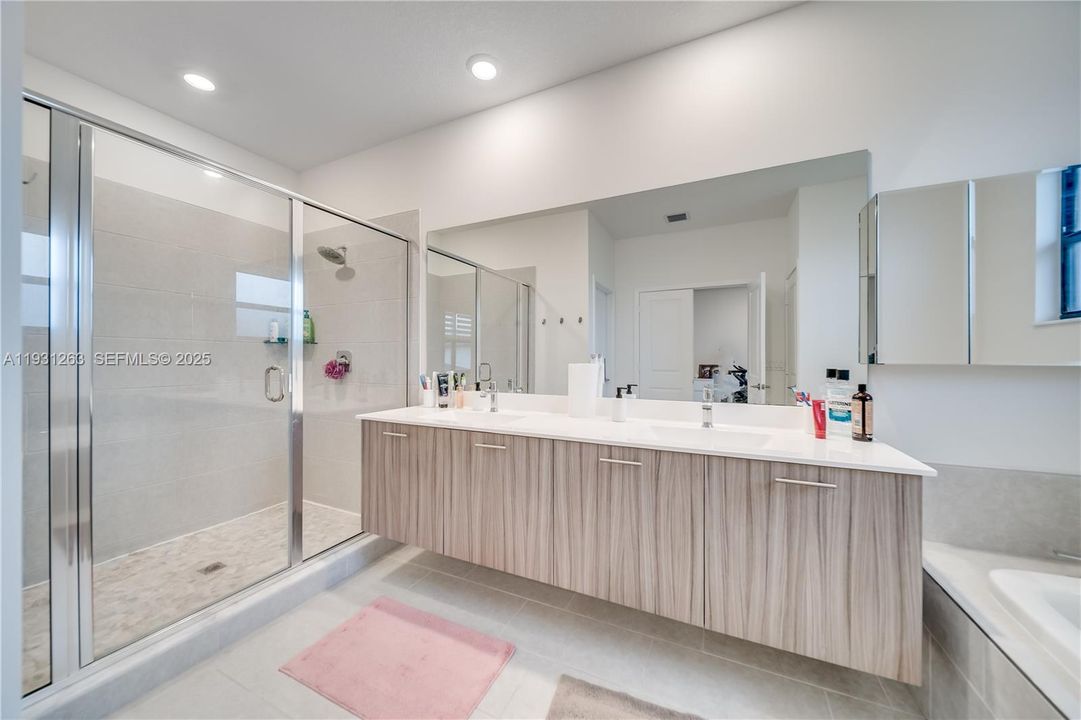 В аренду: $6,250 (4 спален, 3 ванн, 3631 Квадратных фут)