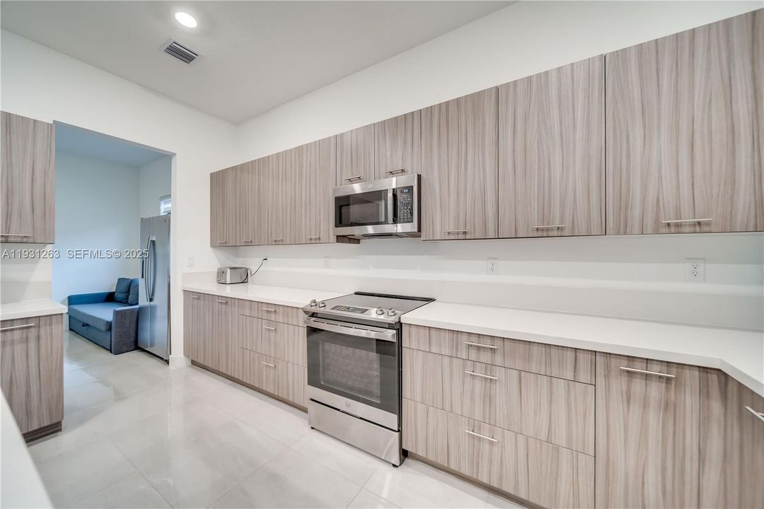 В аренду: $6,250 (4 спален, 3 ванн, 3631 Квадратных фут)