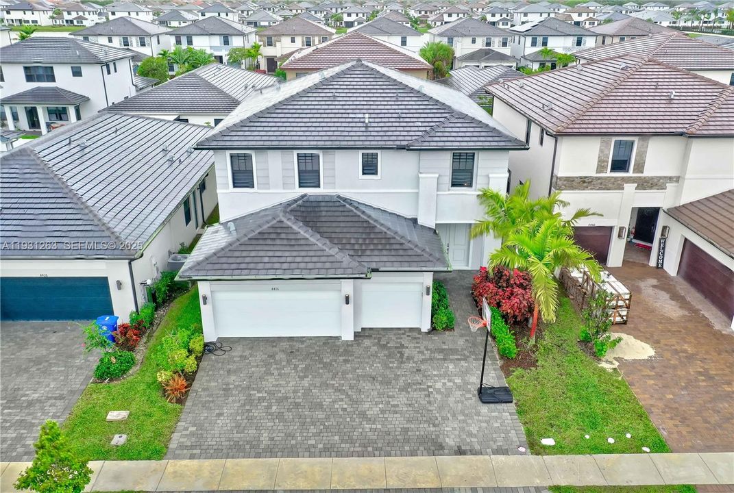 В аренду: $6,250 (4 спален, 3 ванн, 3631 Квадратных фут)