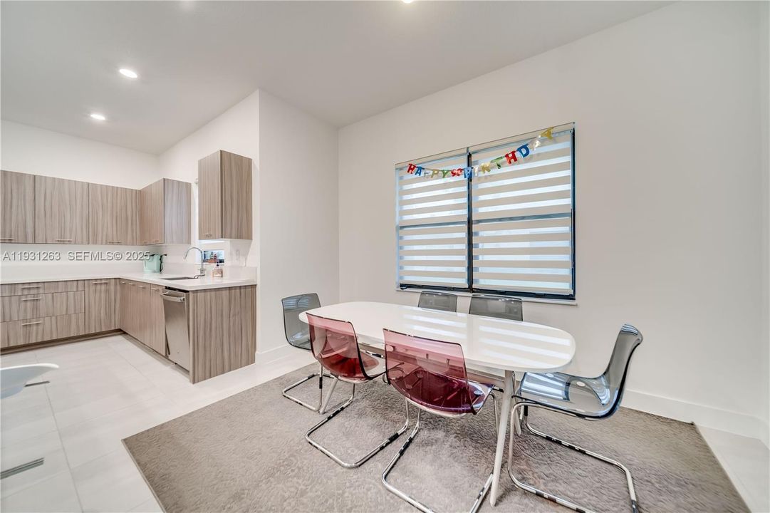 В аренду: $6,250 (4 спален, 3 ванн, 3631 Квадратных фут)