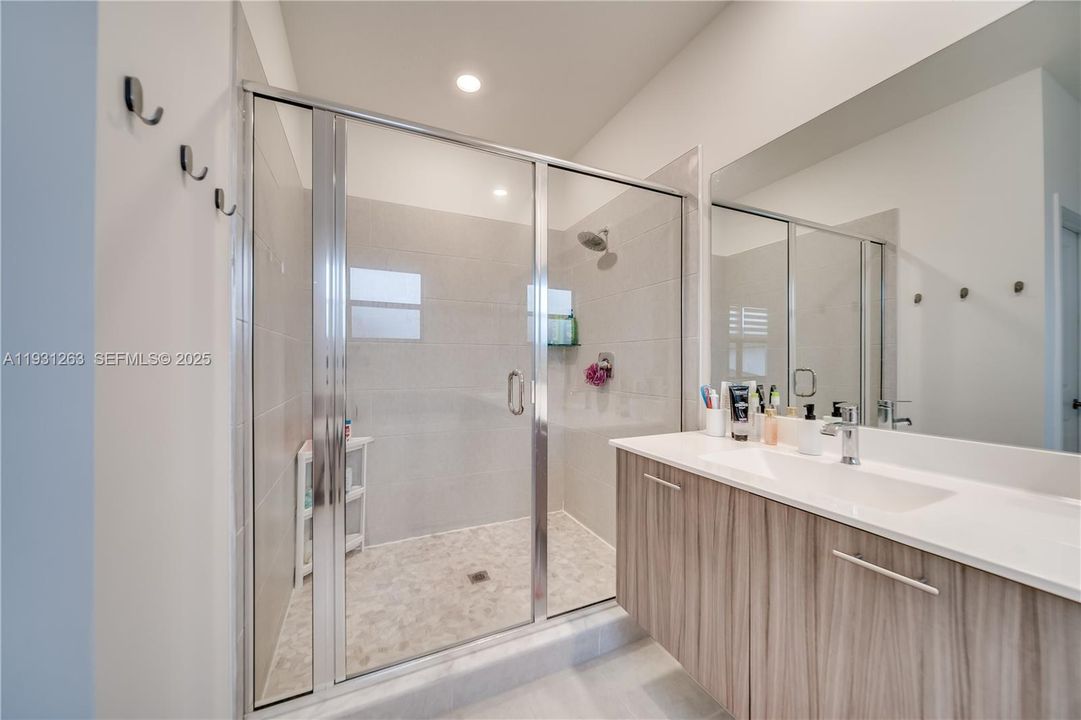 В аренду: $6,250 (4 спален, 3 ванн, 3631 Квадратных фут)