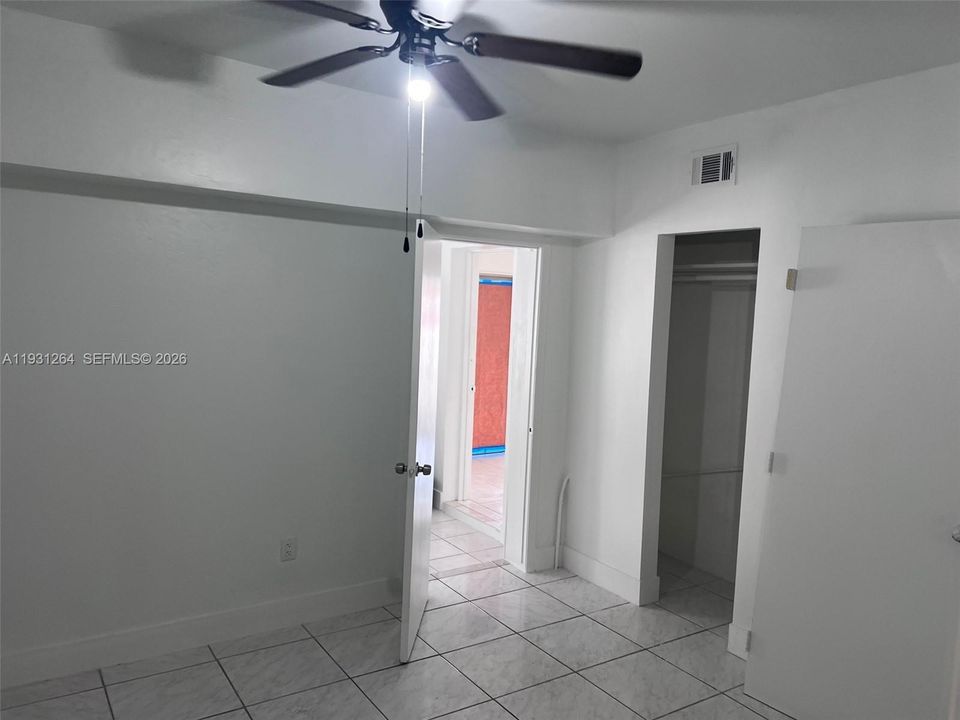 Active With Contract: $2,900 (2 beds, 1 baths, 1982 Square Feet)