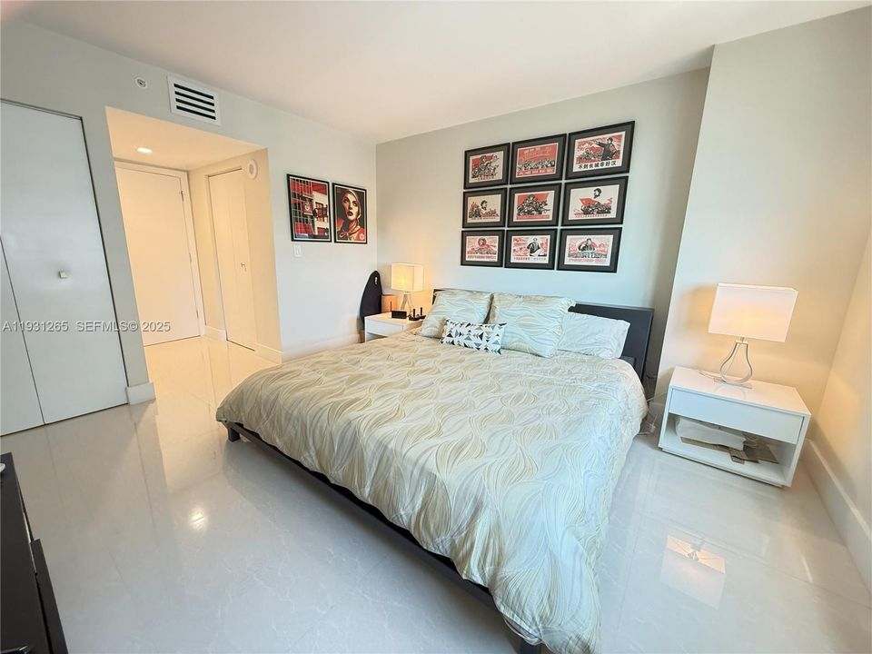 出租: $4,100 (2 贝兹, 2 浴室, 1140 平方英尺)