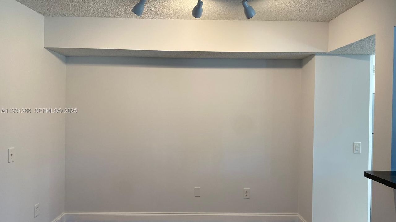 В аренду: $2,350 (2 спален, 2 ванн, 1091 Квадратных фут)